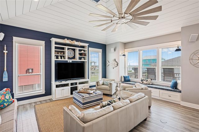 2576 Whitecap, Crystal Beach, TX 77650