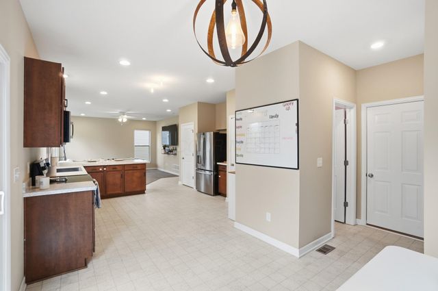 6173 Jadwinn Drive, Westerville, OH 43081