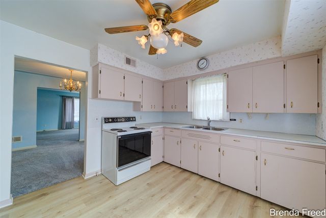 1109 Francis Avenue, Muskegon, MI 49442