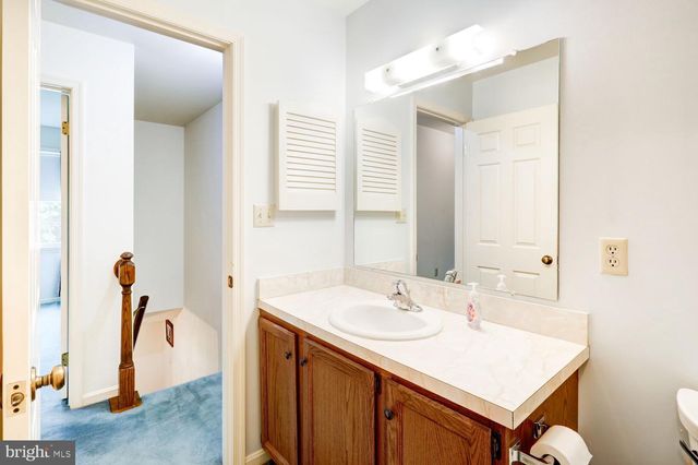 205 WALNUT LN, New Holland, PA 17557