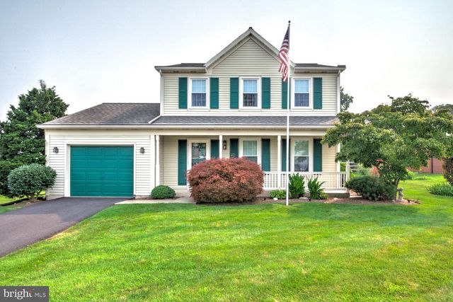 205 WALNUT LN, New Holland, PA 17557