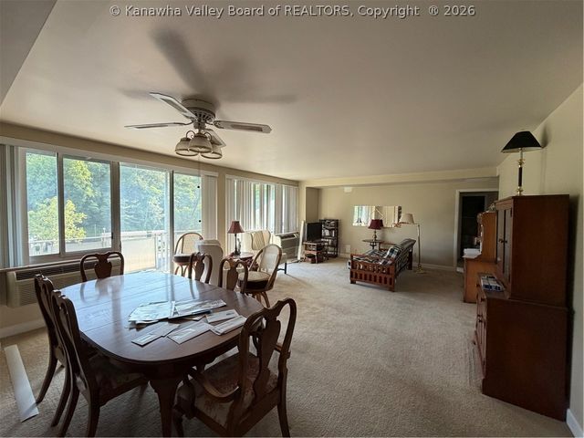 1800 Roundhill Road 406, Charleston, WV 25304