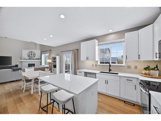 196 N Millbrook St, Aurora, CO 80018