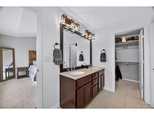 196 N Millbrook St, Aurora, CO 80018