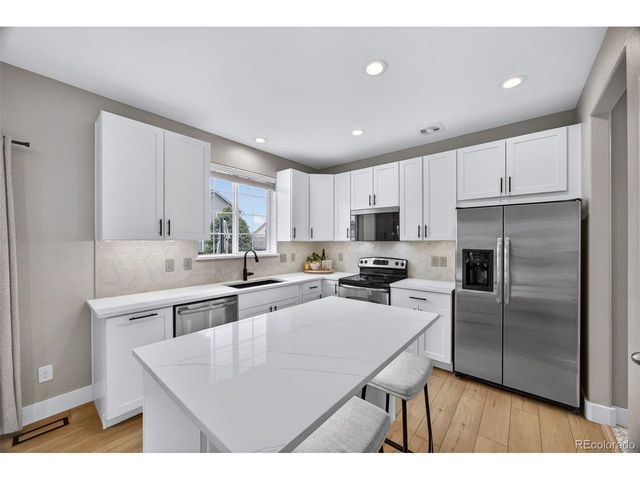 196 N Millbrook St, Aurora, CO 80018