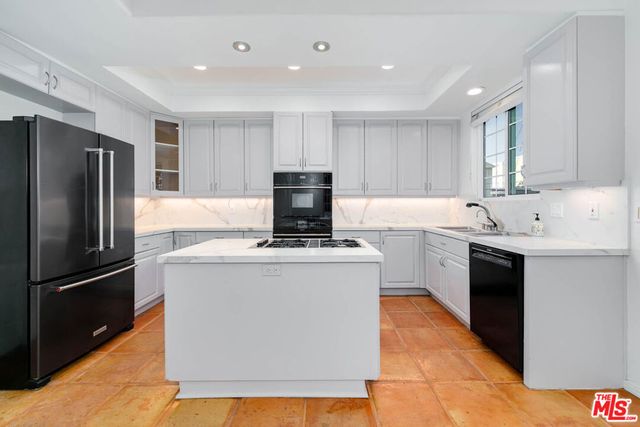 1827 Barry Avenue 2, Los Angeles, CA 90025