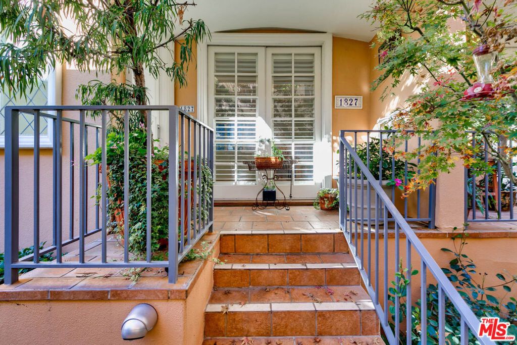 1827 Barry Avenue 2, Los Angeles, CA 90025