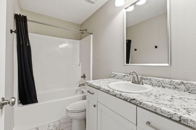 5624 Charter Circle, Gulf Breeze, FL 32563