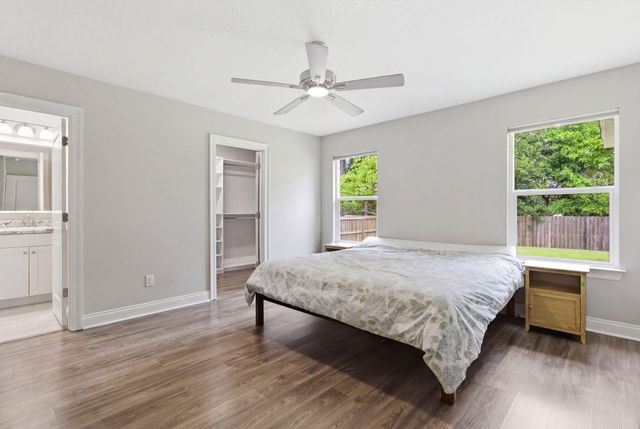 5624 Charter Circle, Gulf Breeze, FL 32563