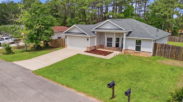 5624 Charter Circle, Gulf Breeze, FL 32563