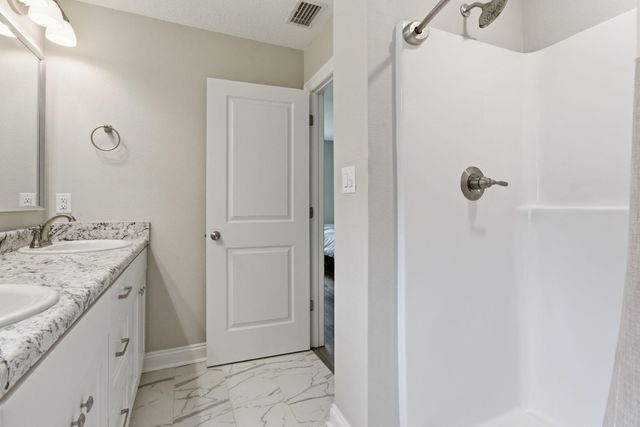 5624 Charter Circle, Gulf Breeze, FL 32563