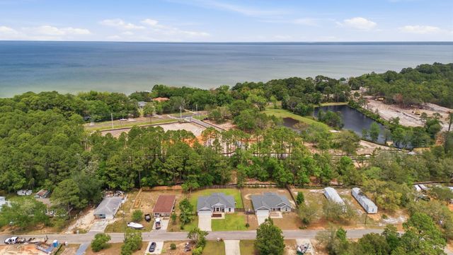 5624 Charter Circle, Gulf Breeze, FL 32563