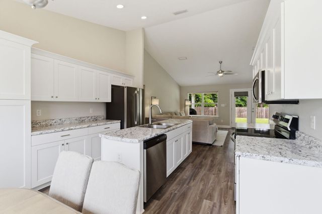 5624 Charter Circle, Gulf Breeze, FL 32563