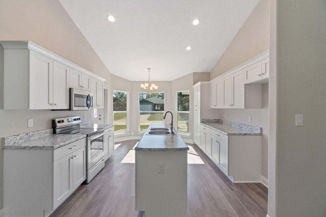 5624 Charter Circle, Gulf Breeze, FL 32563