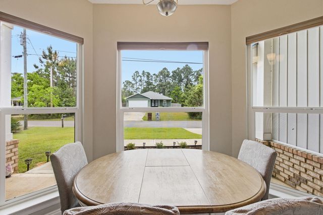5624 Charter Circle, Gulf Breeze, FL 32563