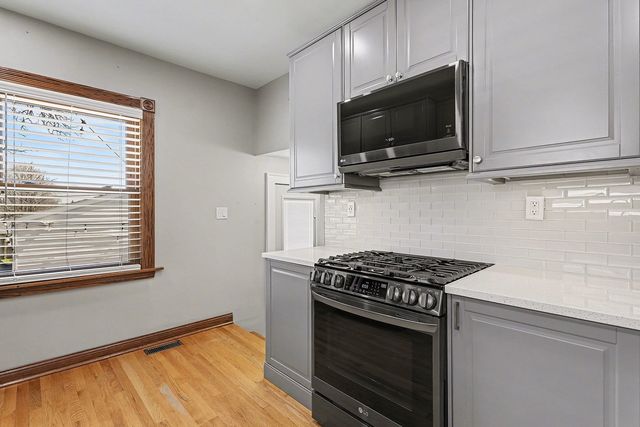 11231 S Worth Avenue, Worth, IL 60482