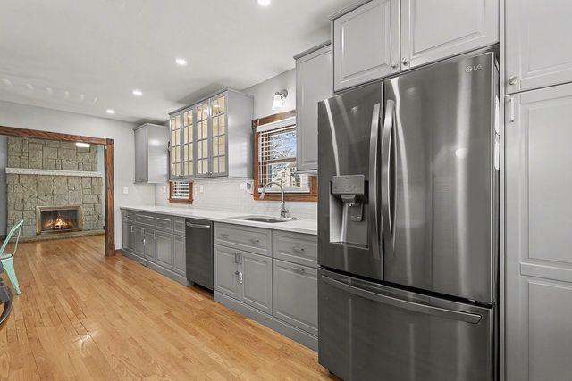 11231 S Worth Avenue, Worth, IL 60482