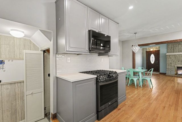 11231 S Worth Avenue, Worth, IL 60482