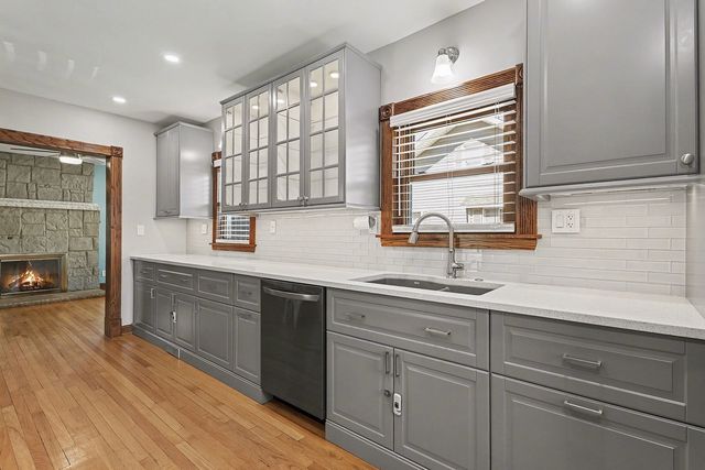 11231 S Worth Avenue, Worth, IL 60482