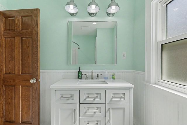 11231 S Worth Avenue, Worth, IL 60482