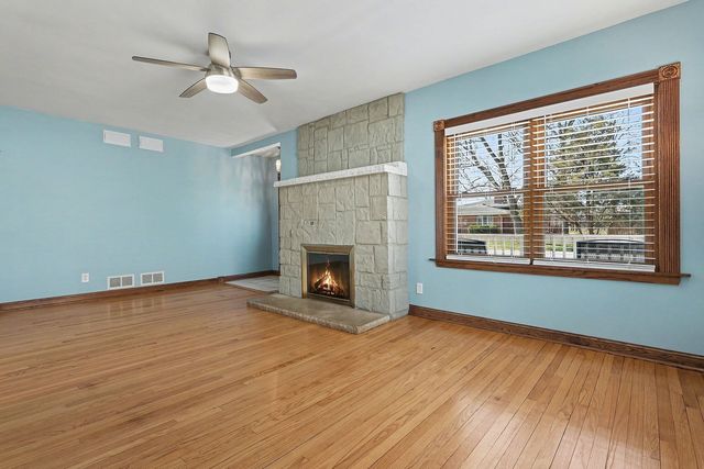 11231 S Worth Avenue, Worth, IL 60482