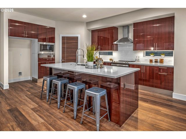 15777 Sw VANDERWOOD Ave, Tigard, OR 97224