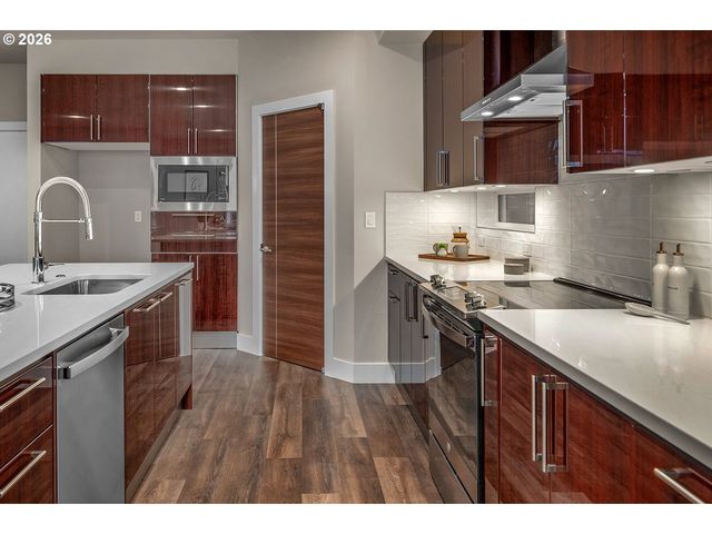 15777 Sw VANDERWOOD Ave, Tigard, OR 97224