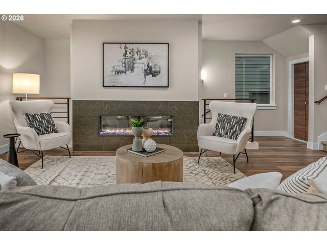 15777 Sw VANDERWOOD Ave, Tigard, OR 97224