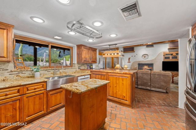 6001 E Paseo Ventoso, Tucson, AZ 85750