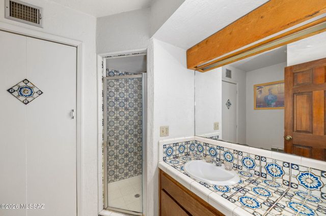 6001 E Paseo Ventoso, Tucson, AZ 85750