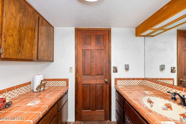 6001 E Paseo Ventoso, Tucson, AZ 85750