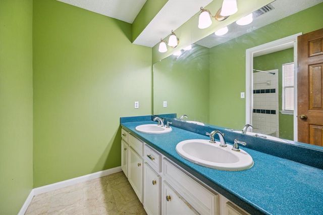 2739 Blue Glen Lane, Houston, TX 77073