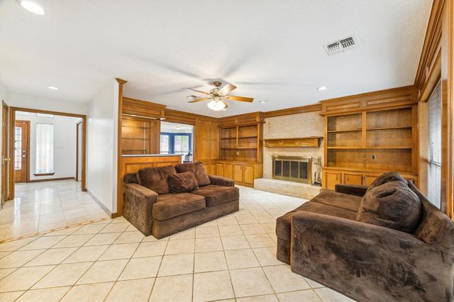 2739 Blue Glen Lane, Houston, TX 77073
