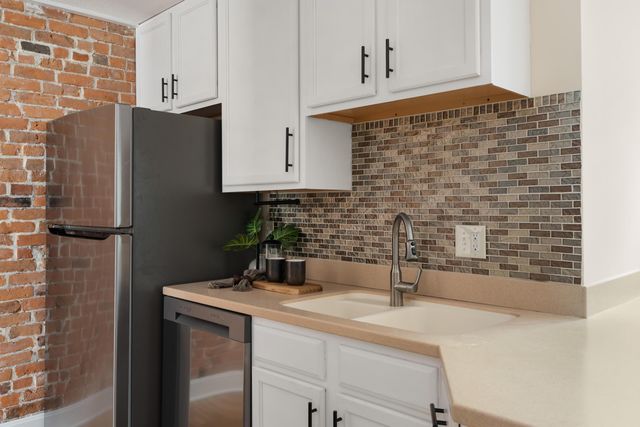 258 E 2nd Avenue, Columbus, OH 43201