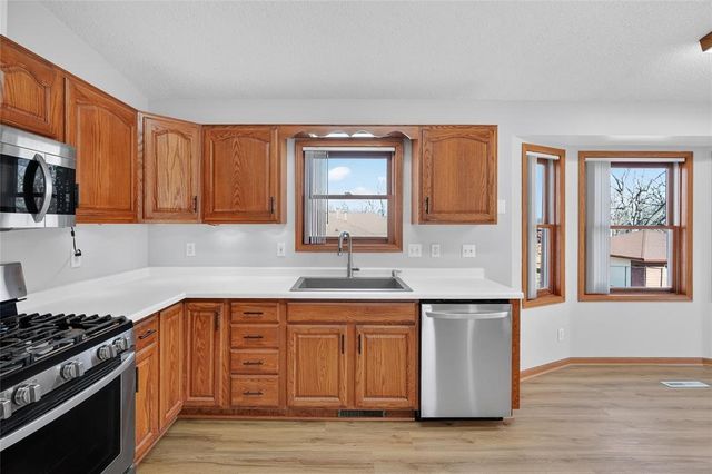 3021 E 29th Street, Des Moines, IA 50317