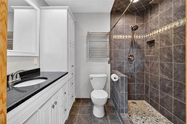 3021 E 29th Street, Des Moines, IA 50317