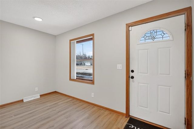 3021 E 29th Street, Des Moines, IA 50317