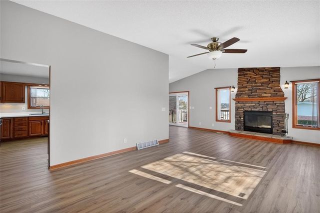 3021 E 29th Street, Des Moines, IA 50317