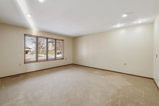 1019 Scott Felton Road, Indianola, IA 50125