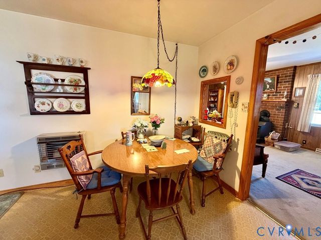 1414 Ridge Rd, Callao, VA 22435