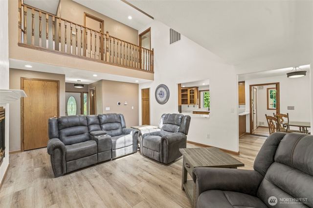 11915 151st Avenue Court E, Puyallup, WA 98374