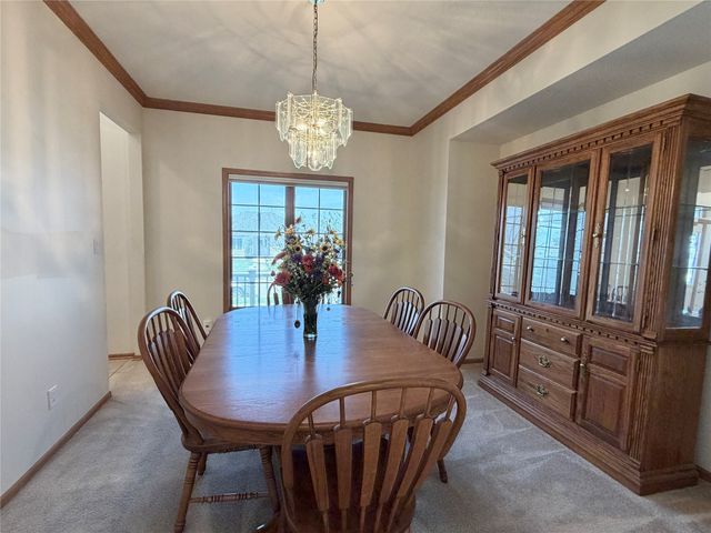 2309 N 7th Avenue Place E, Newton, IA 50208