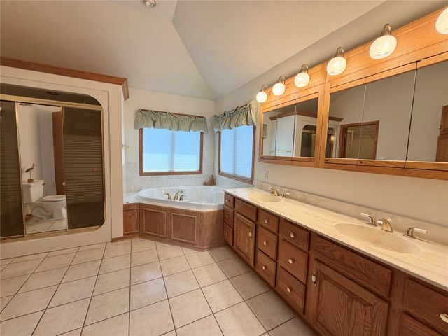 2309 N 7th Avenue Place E, Newton, IA 50208