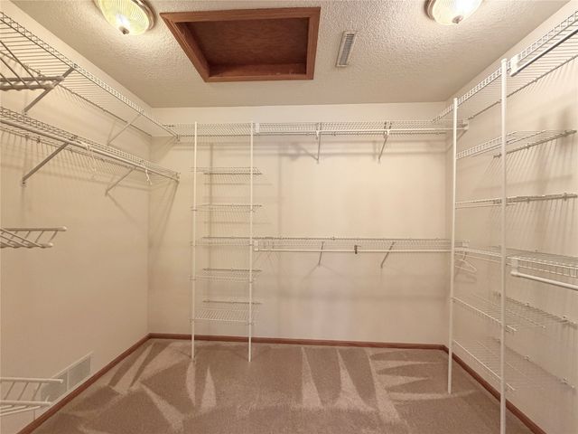 2309 N 7th Avenue Place E, Newton, IA 50208