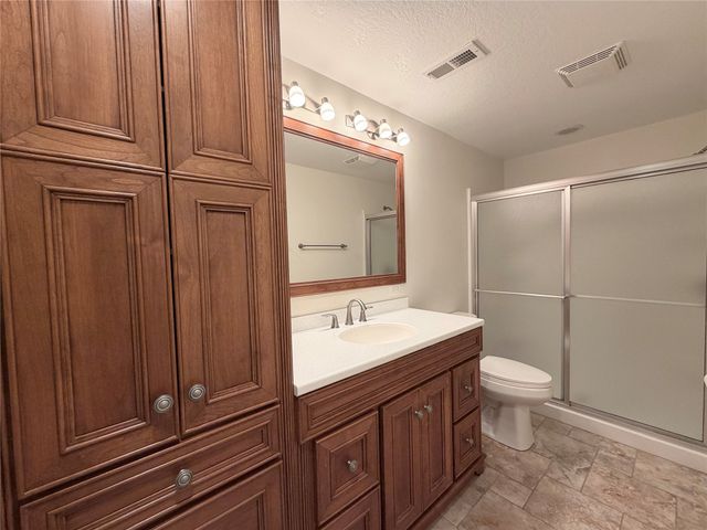 2309 N 7th Avenue Place E, Newton, IA 50208
