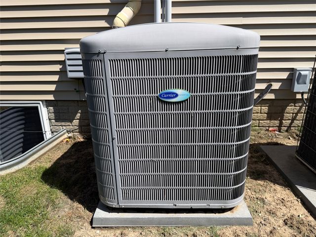 2309 N 7th Avenue Place E, Newton, IA 50208