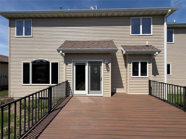 2309 N 7th Avenue Place E, Newton, IA 50208