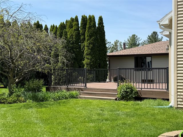2309 N 7th Avenue Place E, Newton, IA 50208