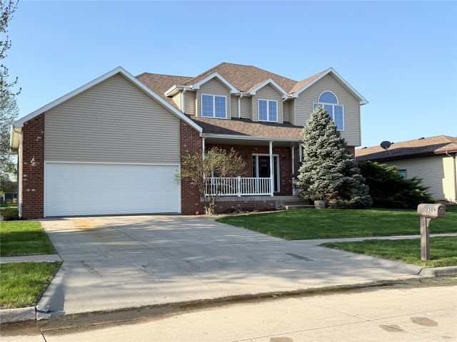 2309 N 7th Avenue Place E, Newton, IA 50208