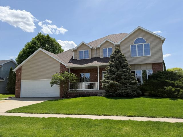 2309 N 7th Avenue Place E, Newton, IA 50208